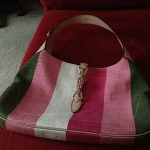 Gucci straw bag in great condition.