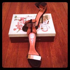 The Tilda Shoe in Black and Silver