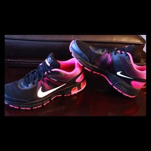 🚫SOLD🚫Womens-Nike flywire-Air Max sz 8.5