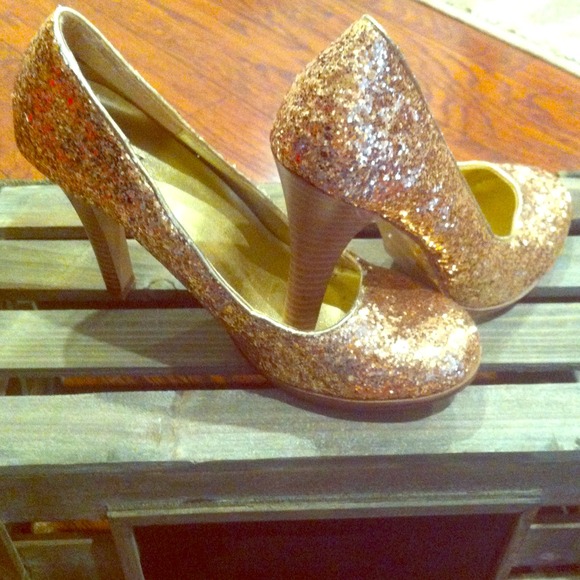 Cathy jean gold pumps