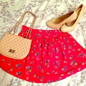 😀Sold Trade 😄 Adorable floral flowy skirt