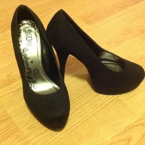 Faux suede platform pumps