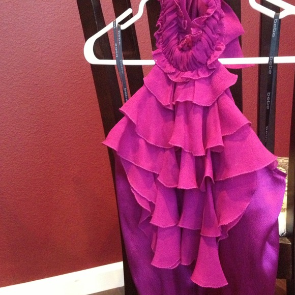 🚫SOLD IN BUNDLE!🚫Bebe Halter Top - Picture 4 of 4