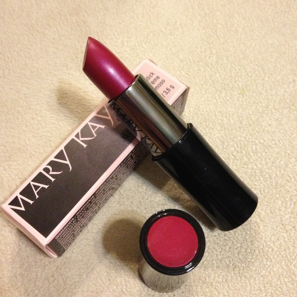 Mary Kay Creme lipstick- Hibiscus
