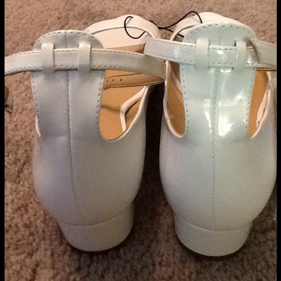 🎊🎉Host Pick🎉🎊 Zara White Peep Toe size 61/2 - Picture 2 of 4