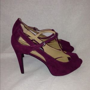 Guess purple pumps