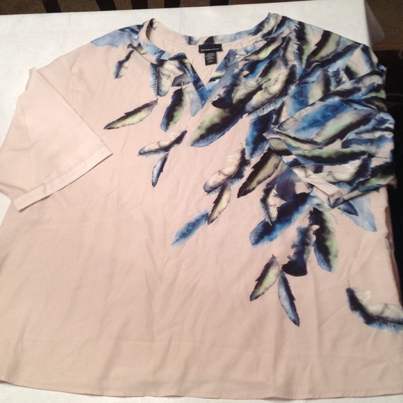 Flowy watercolor feather pattern top