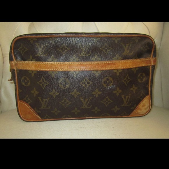 SOLD! !NEGOTIABLE!!!! AUTHENTIC!!! LV makeup bag