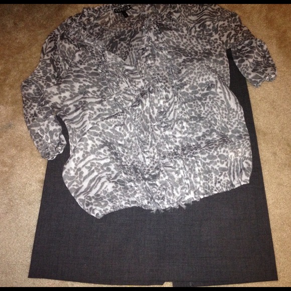 💰💰SOLD💰💰CK grey skirt