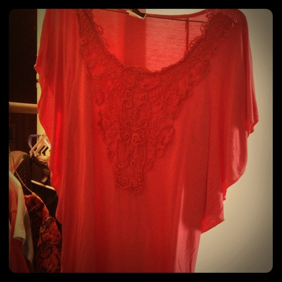 Coral fitted body float arms top