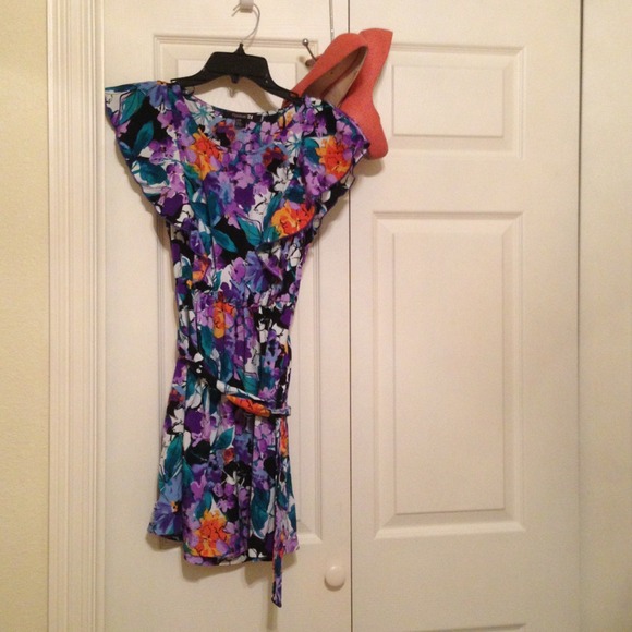 Forever 21 Dresses & Skirts - Pre loved spring dress size M/M