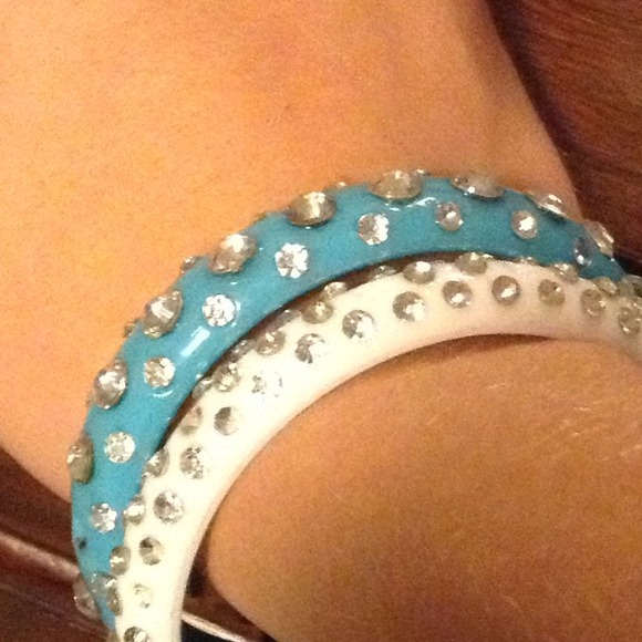 Baby blue and white bangle