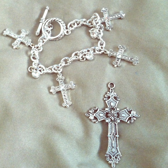 Silver cross bracelet and pendant