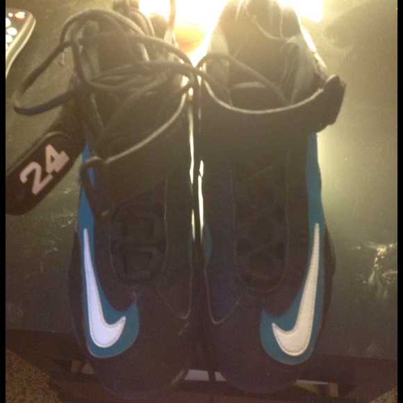 ❤Sold😬 Ken Griffey size 5.5 Youth reserved❤❤