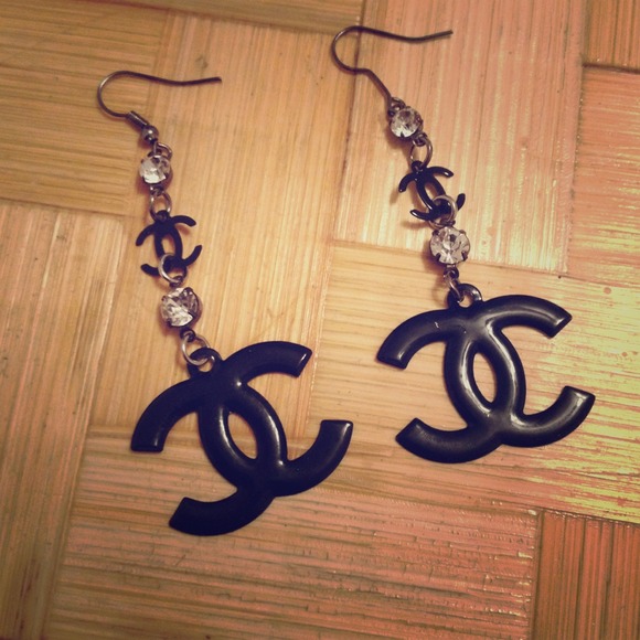 Long black & rhinestone CC dangling earrings