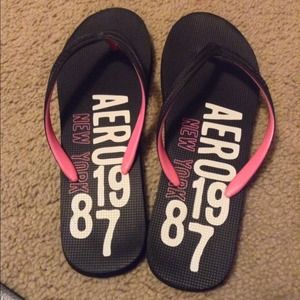 Aeropostale flip flops!