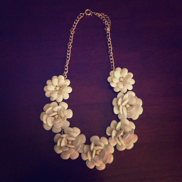White beaded rose necklace