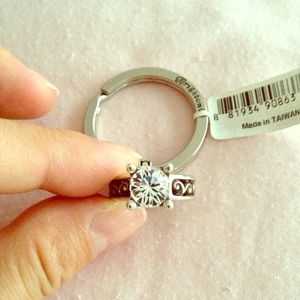 Diamond ring keychain holder