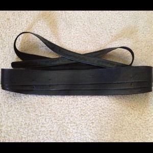 Faux leather wrap/bow tie belt NWOT