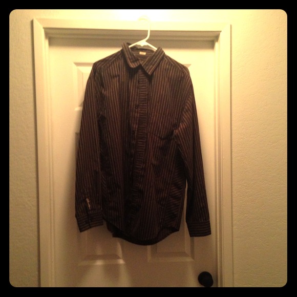 Men's button up collared shirt.