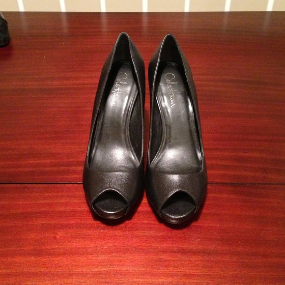 Black peep toe