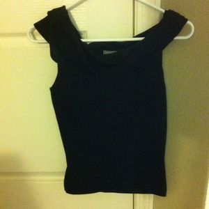 SOLD to mrevans12 as bundle. Sleeveles top.