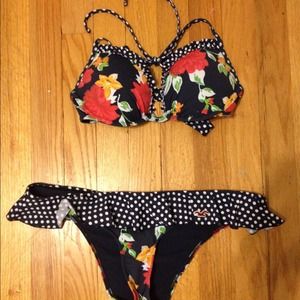 Hollister Skirted Bikini