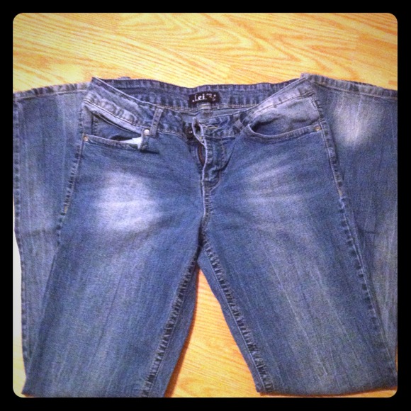 Size 11 Lei Jeans :)