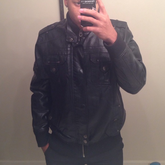 🚫SOLD🚫 Leather jacket - Picture 3 of 3