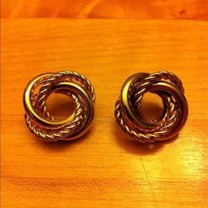 ❤️Sold❤Gold rope earrings!