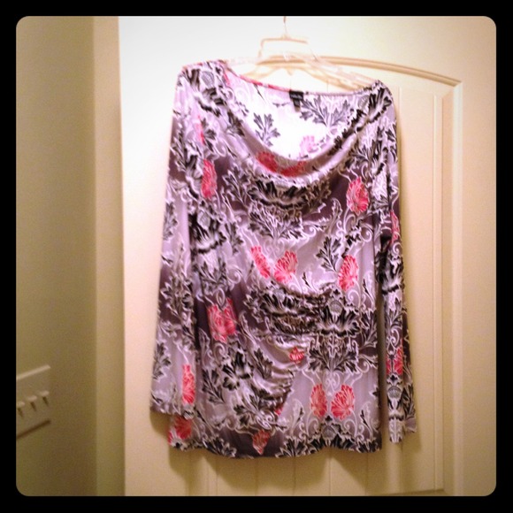 Dressy black/red/gray top