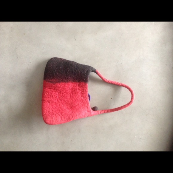 Fun felted purse - Picture 2 of 3