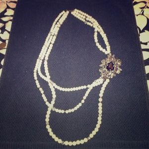Bold statement pearl necklace!