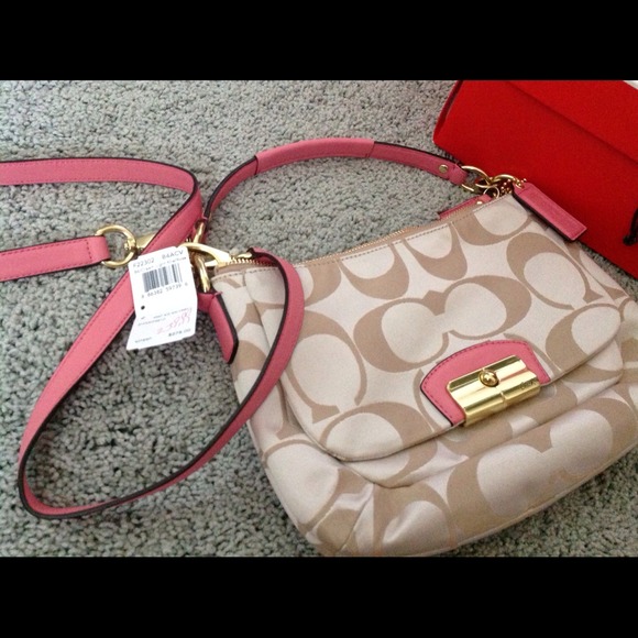 SOLD!! New Coach Purse - Picture 2 of 4