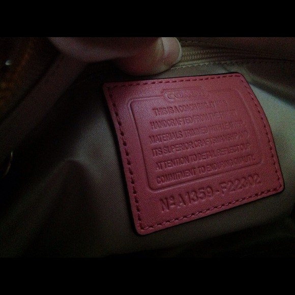 SOLD!! New Coach Purse - Picture 3 of 4