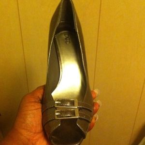 Pewter patten leather peep toe👠💃