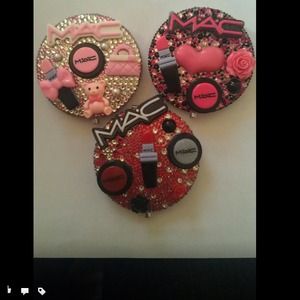 I can do any mirror or phone theme you want.