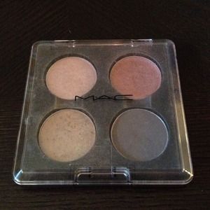 MAC eyeshadow palette