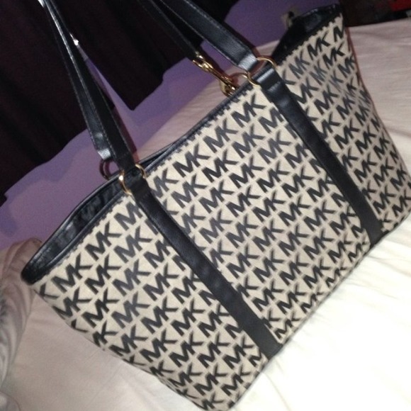 SOLD!!! OFFERS!!!! AUTHENTIC!!! MK jacquard tote