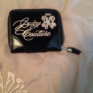 *Sold : Authentic Juicy couture wallet!