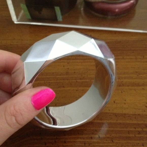Bangle - Picture 1 of 1