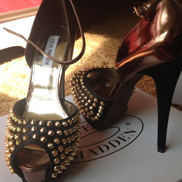 Steve Madden Obstcl-s stiletto sandal