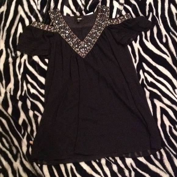 Chevron embellished cold-shoulder black dress - Picture 1 of 1