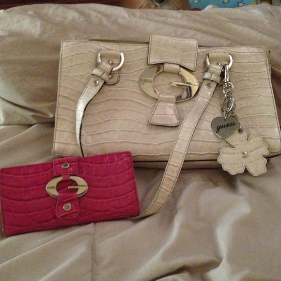 2 Authentic Guess purses and matching wallets!!