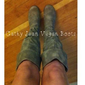 Cathy Jean Vegan Slouchy Boots!