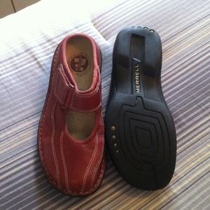⭐ Reduced ⭐ Merrell red Mary Janes barely worn