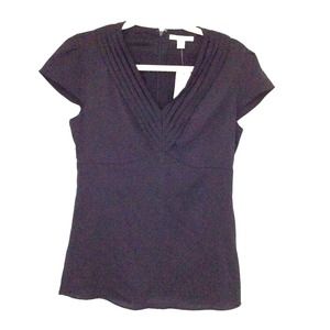 Banana republic v neck top with zippered back