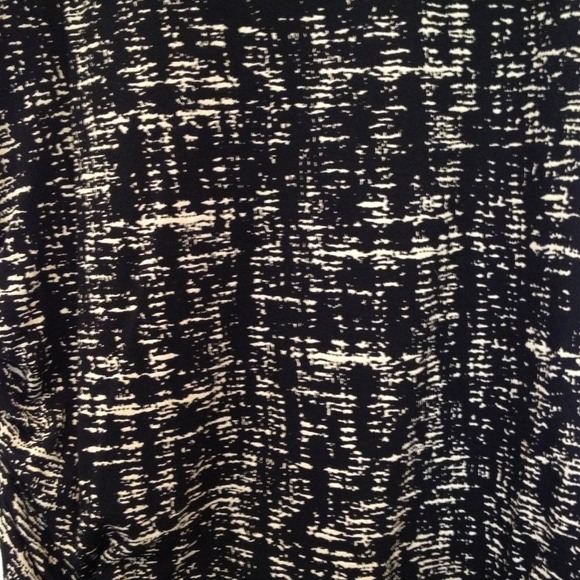 Ruched black & tan top - Picture 2 of 4