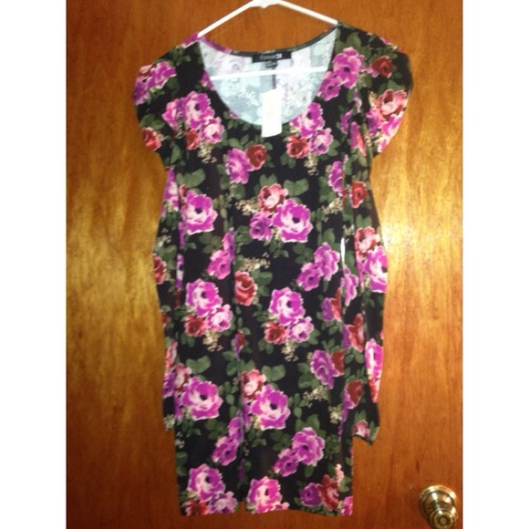 👗🌹🌷 Forever 21 long sleeve floral bodycon
