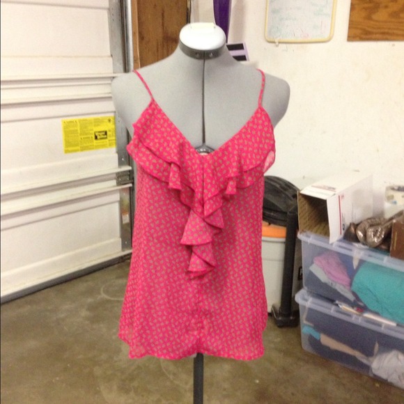 ❗️sold❗️💃Host Pick 9/2💃Red  tank with flowers! - Picture 3 of 3